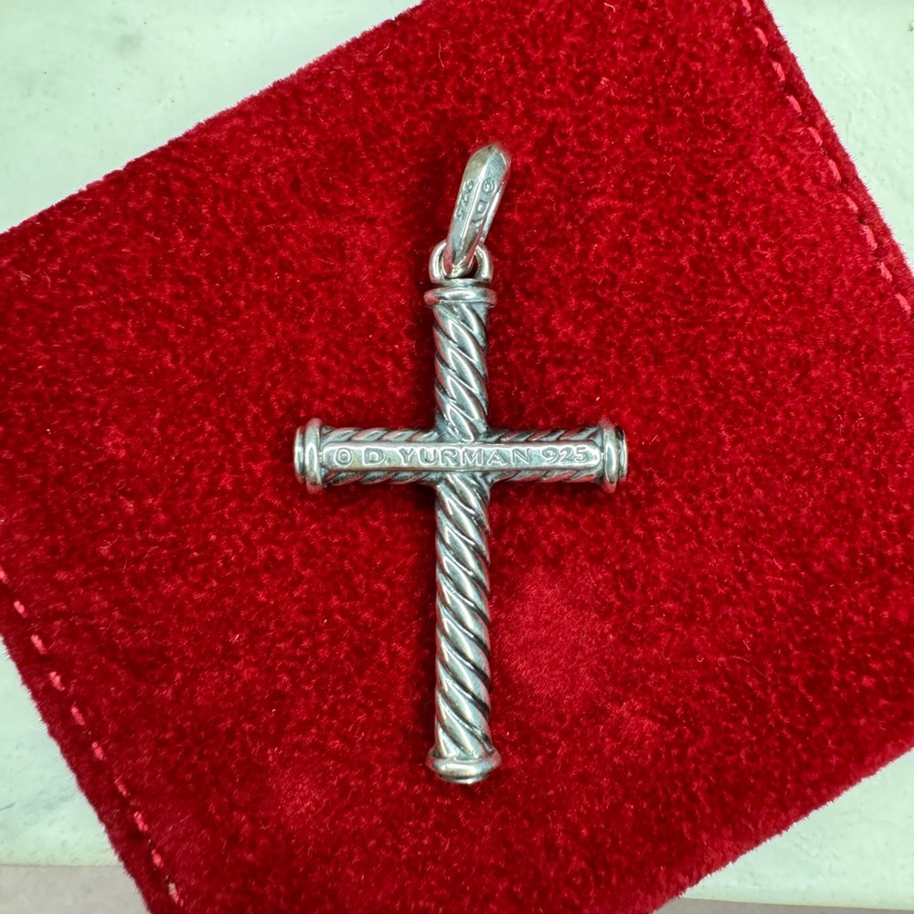 David Yurman .925 Sterling Silver Cable Rope Cross Pendant Amulet Men's - Picture 4 of 6